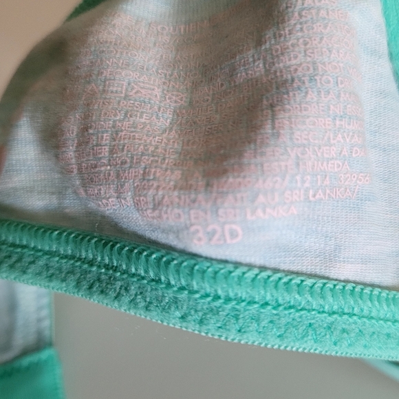 🌺 Victoria's Secret Fishnet Lace Bra - Picture 5 of 6